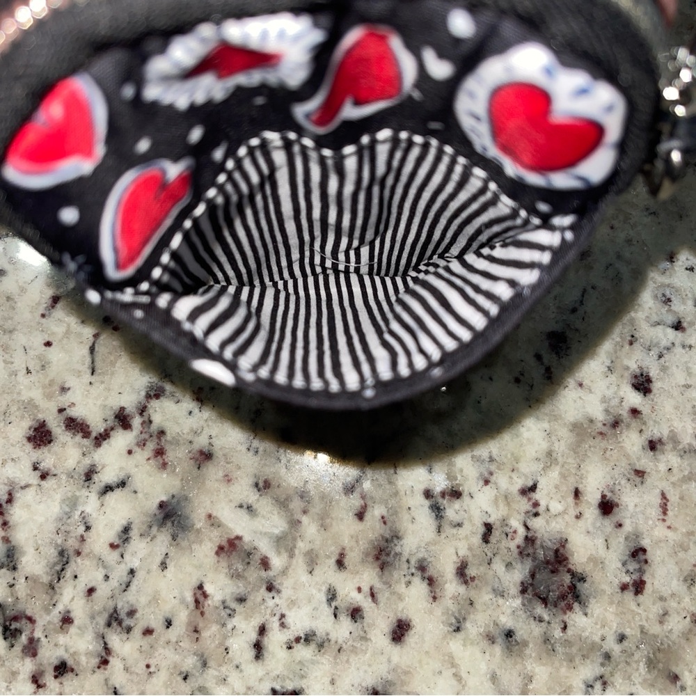 NWOT Brighton Hearts A Flutter Utility Bag Black Red Heart Pattern Crossbody New - Picture 6 of 11